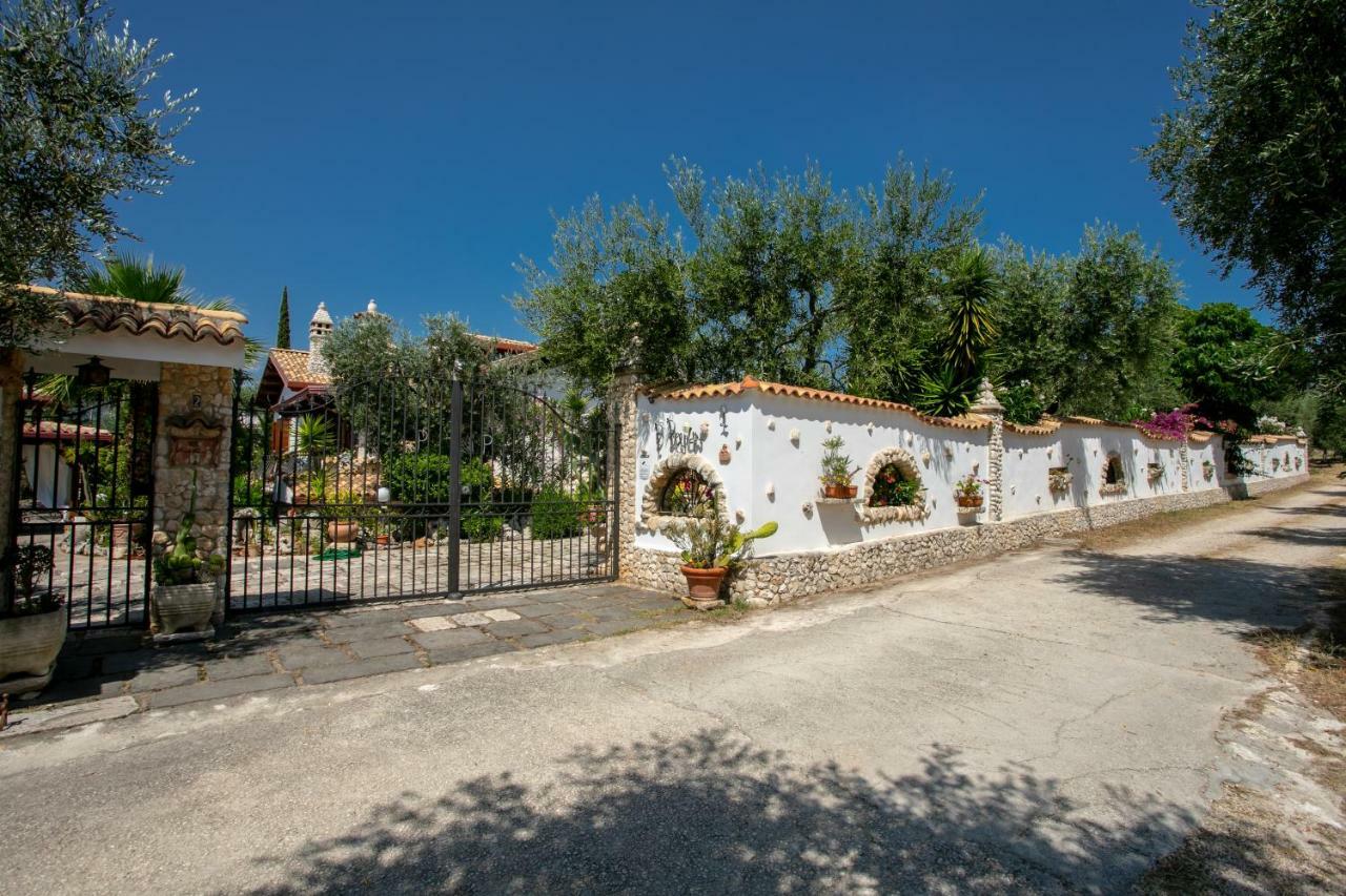 Villa Il Casale Delle Principesse Mattinata Esterno foto
